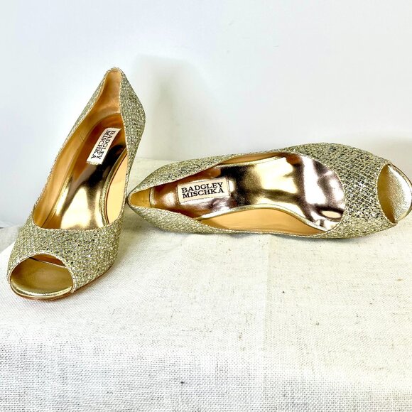 Badgley Mischka Gold Glitter Wedge Heels Size 7 1/2 - Picture 16 of 16